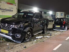 Bestuurder onder invloed rijdt door en wordt aangehouden na flinke crash