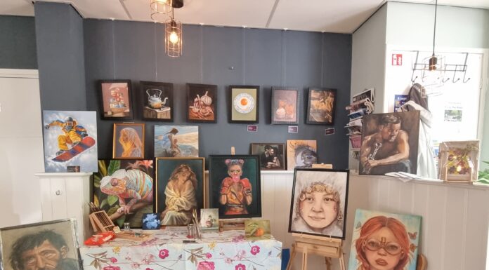 Schilderijen en muziek kleuren Voorhout tijdens Kunstbeleving