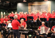 Shantykoren laten van zich horen in Noordwijkerhout