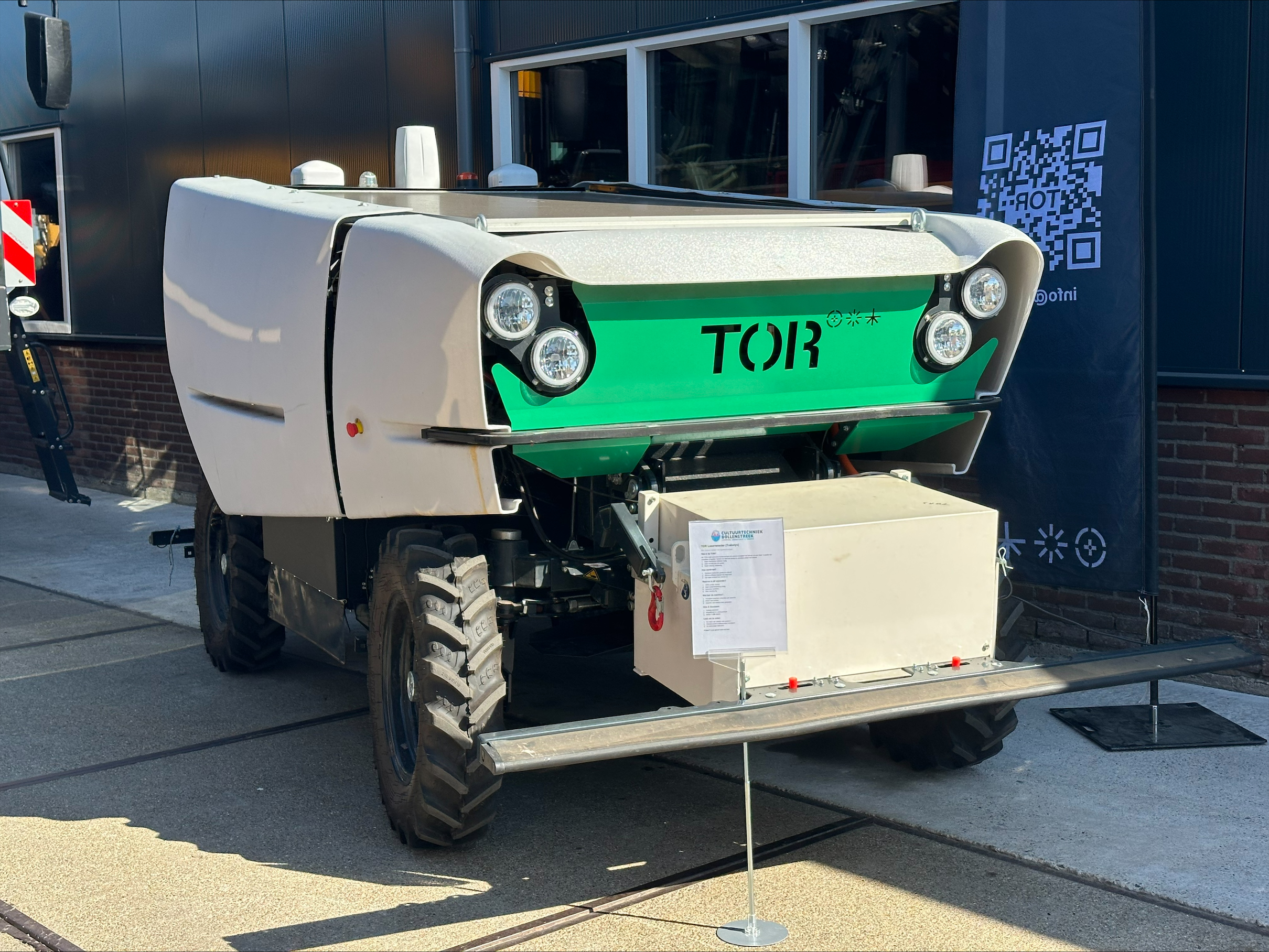 Een Robot om het onkruid tussen de bloemen weg te halen