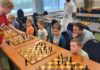 Schaaksimultaan bij De Uil in Hillegom