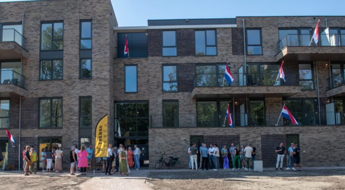 Inwoners Landgoed in Den Houte nog niet tevreden over wijk, stellen 64 vragen aan gemeente