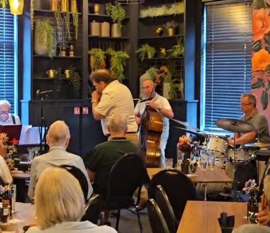 De Thuiswedstrijd met het Cees Diepeveen Trio