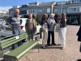 Twee nieuwe Buur&Buurtbankjes erbij in Sassenheim