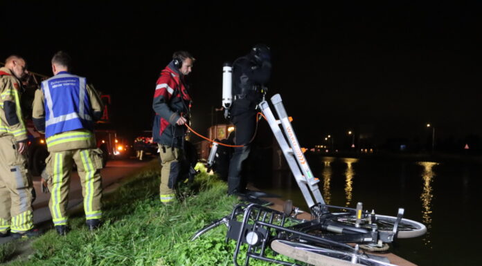 Zoekactie naar mogelijke drenkeling in Ringvaart bij Lisse