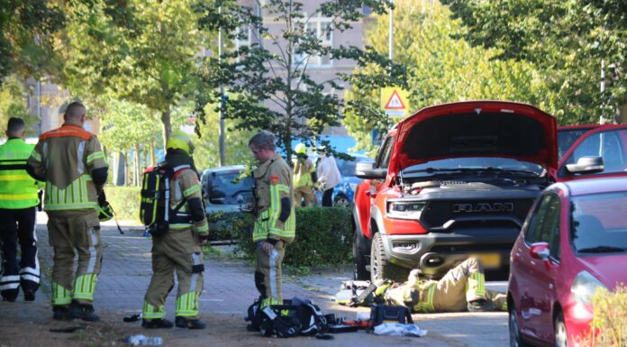 Straat langdurig afgezet door gaslek in auto