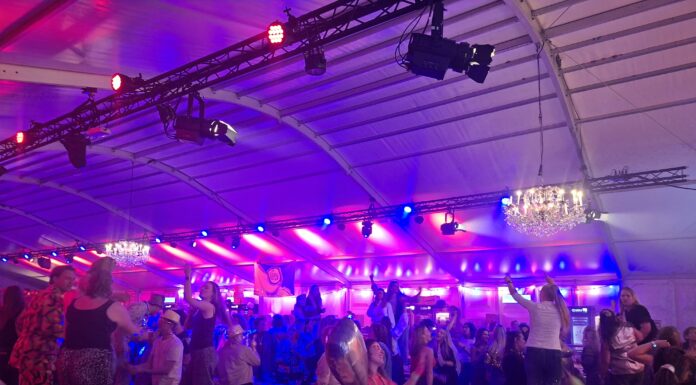 Bingo-Dansavond Feestweek Lisse trekt volle zaal