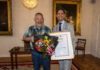 Bas de Groot ontvangt Hillegomse Hangkous