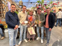 Eerste Dahlia Award voor Electric Flash van Hillegoms bedrijf