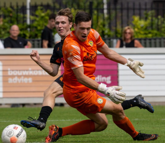 FC Lisse uitgeschakeld in de KNVB-beker. Genemuiden heeft aan twee productieve minuten voldoende (2-1).