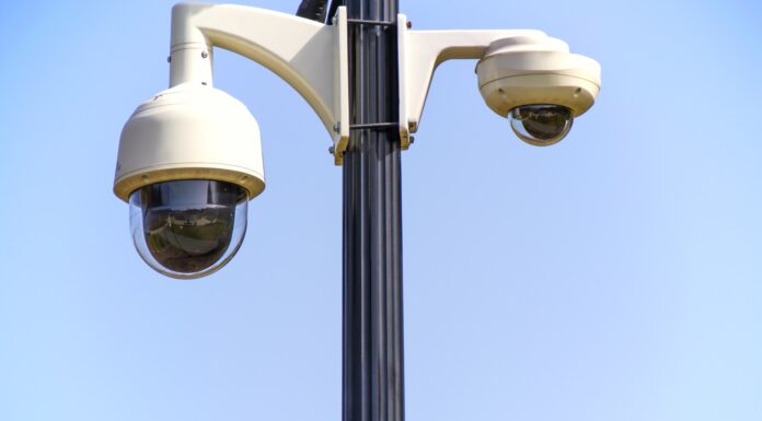 Tijdelijk cameratoezicht na vondst explosief bij woning in Hillegom