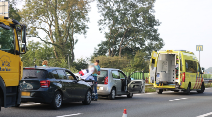 Lange files na botsing A44