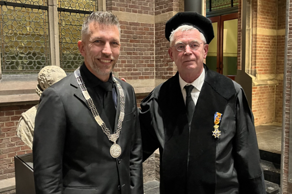 Koninklijke onderscheiding voor hoogleraar Koos Burggraaf uit Voorhout