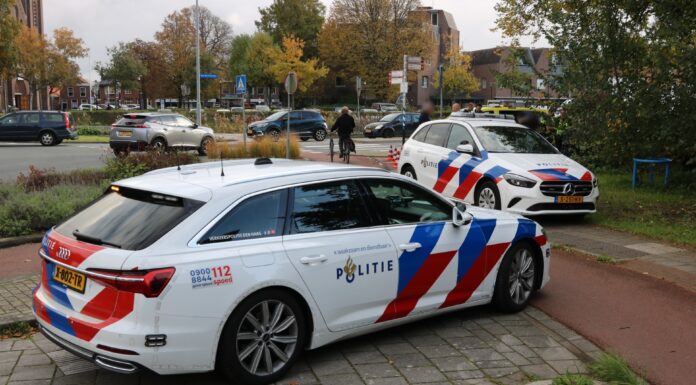 Meisje aangereden door vrachtwagen op rotonde Hillegom