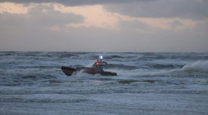 Grote zoekactie naar vermiste kitesurfer