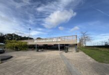 Raad wil meer onderzoek naar betaald parkeren station Sassenheim; ‘we moeten niet een stap in het donker zetten’