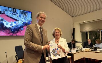 De beste burgemeester voor Teylingen: gemeenteraad overhandigt profielschets nieuwe burgemeester