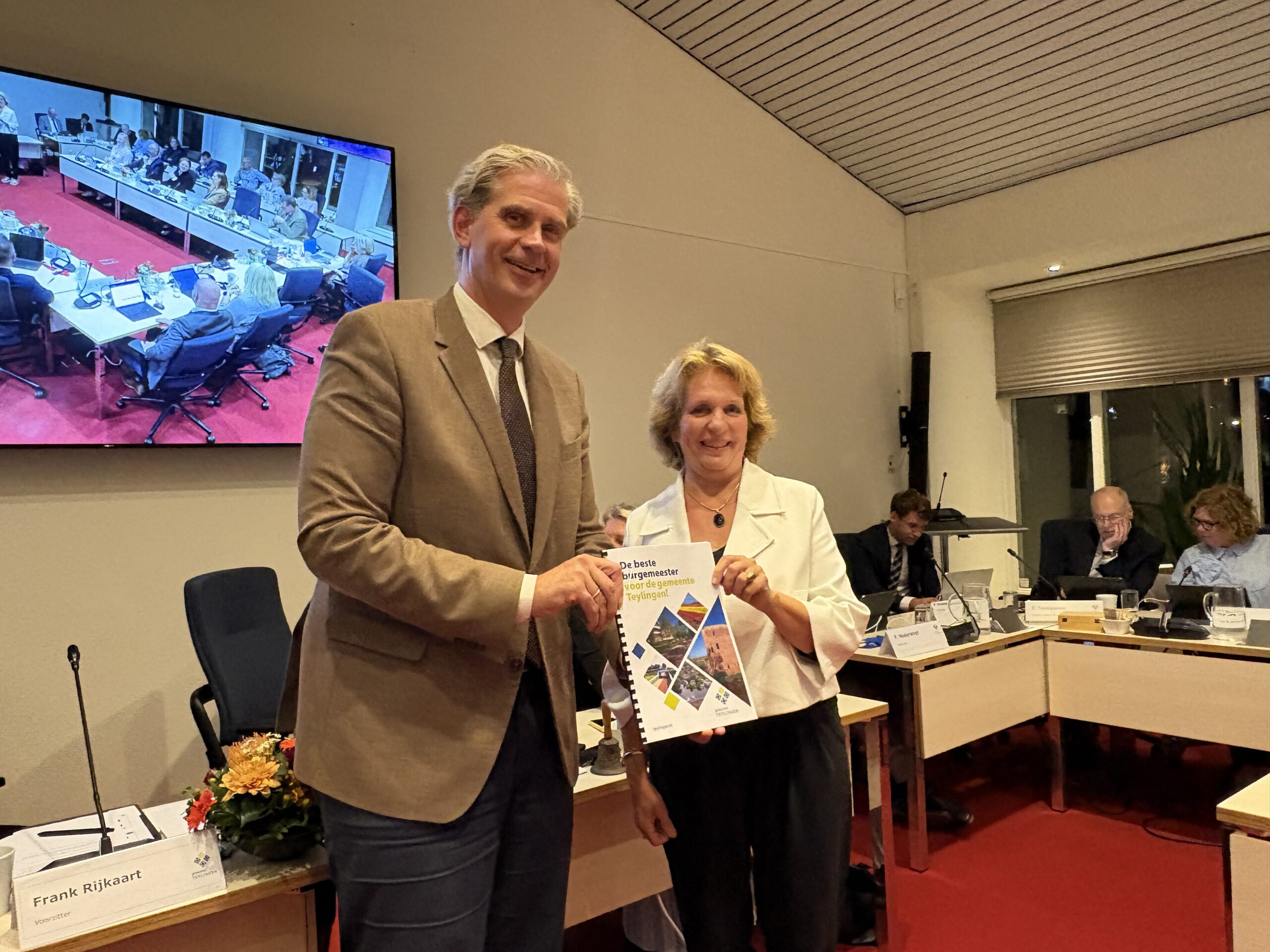 De beste burgemeester voor Teylingen: gemeenteraad overhandigt profielschets nieuwe burgemeester