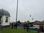 Eerste schepen komen aan in Warmond voor de jaarlijkse strontrace